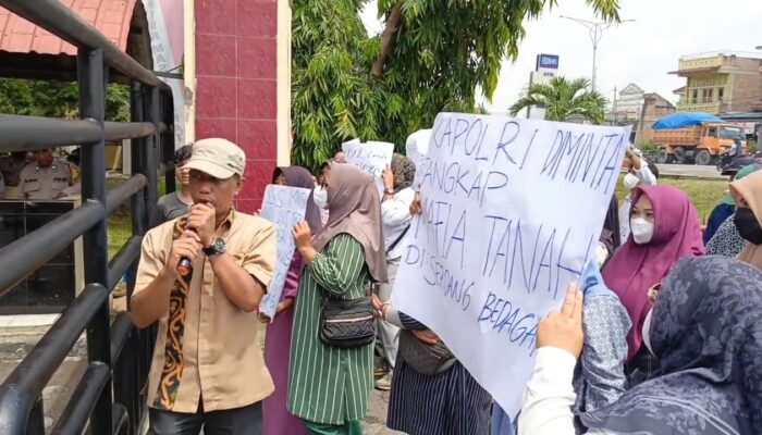 Puluhan Massa Asal Sergai Geruduk Mapoldasu, ALISSS Desak Kapoldasu Periksa Atek dan Suwandi Wijaya