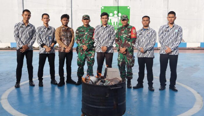 Perkuat Sinergitas dan Cegah Gangguan Keamanan, Lapas Narkotika Kelas IIA Pematangsiantar Bersama Koramil 14/Raya Gelar Razia Gabungan di Blok Hunian Warga Binaan