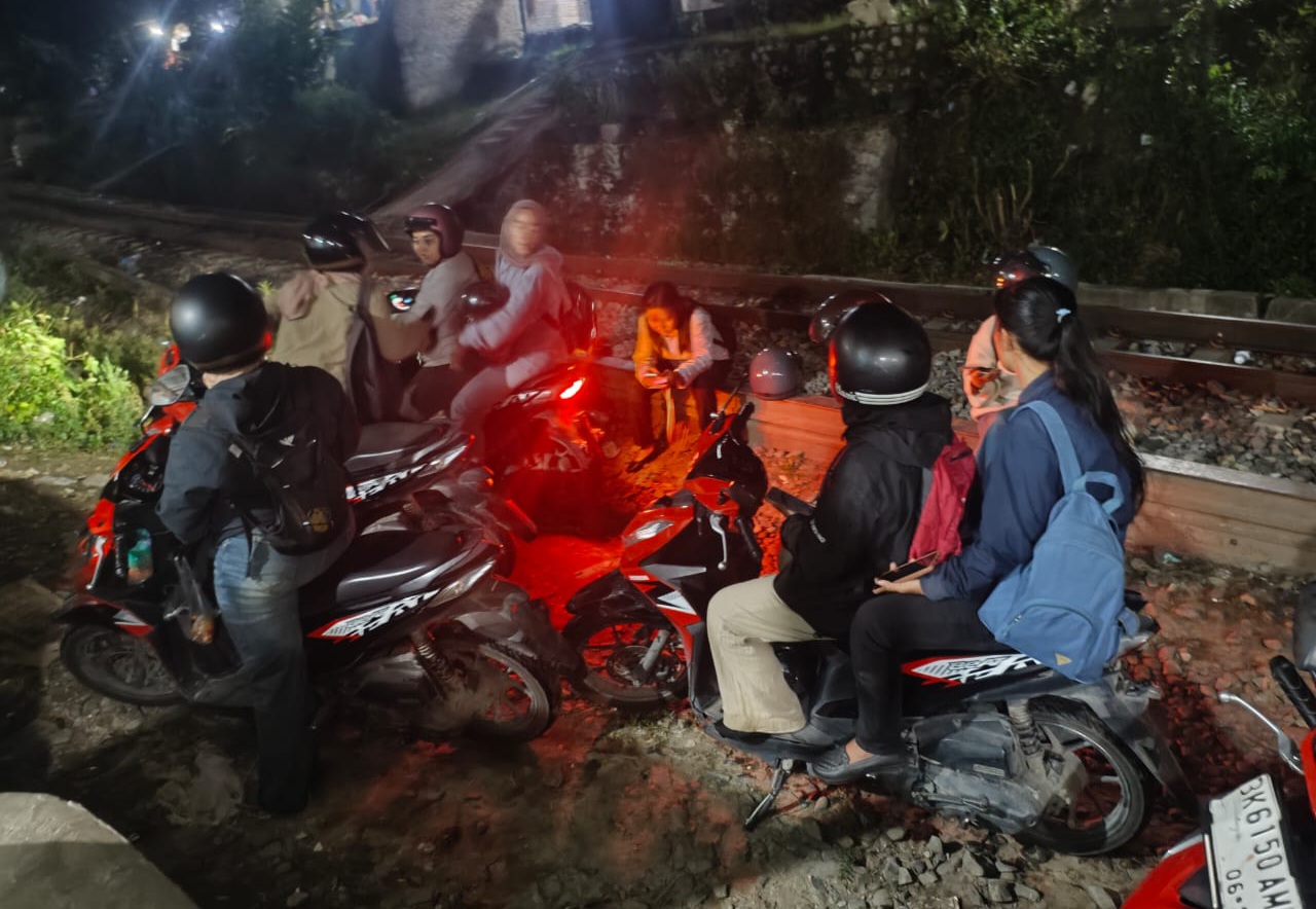 Diduga Intimidasi Debitur, Belasan Orang Mengaku dari MEKAR Datangi Rumah Debitur di Kelurahan Sumber Jaya