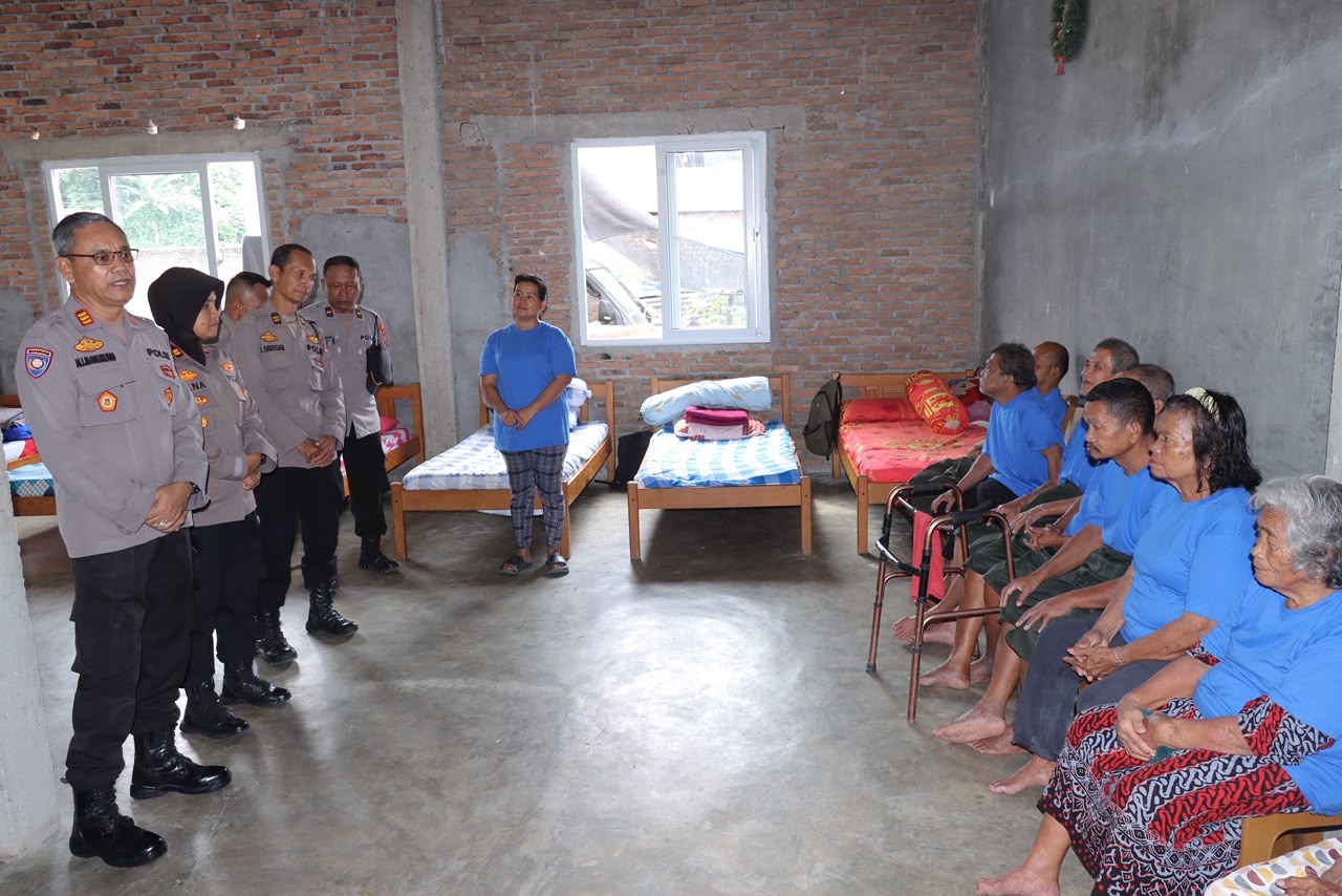 Polri Peduli, Polres Pematangsiantar Gelar Baksos di Panti Jompo